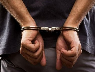 Χανιά: Ο πατέρας που κακοποιούσε την κόρη του απειλεί την οικογένεια μέσα από την φυλακή (βίντεο)